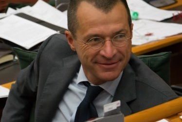 Consentire al lavoratore, in terapia chemioterapica, di non perdere la copertura economica o rischiare il posto di lavoro